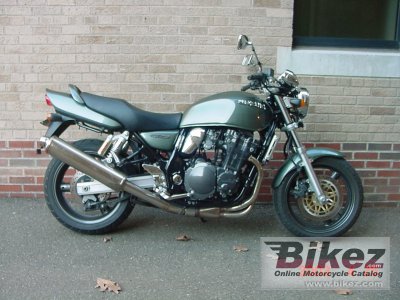 2000 suzuki gsx 750 photo